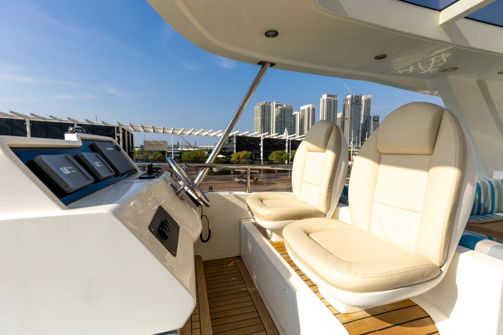 Kaltes 96ft Dubai Privat-Yacht-Ausflug