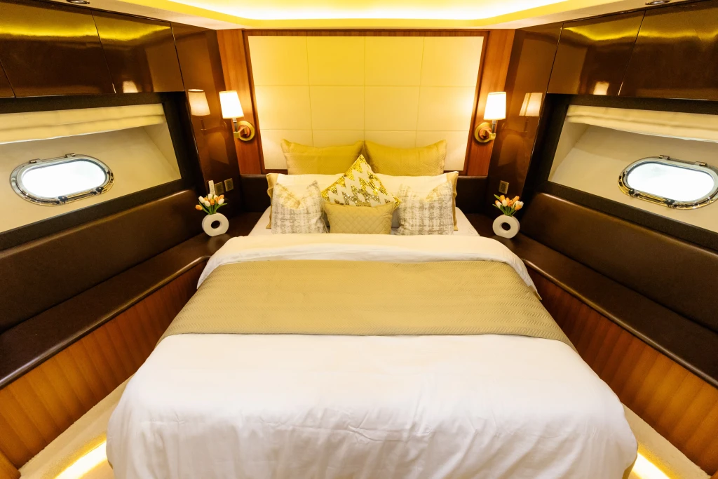 Kaltes 96ft Dubai Privat-Yacht-Ausflug