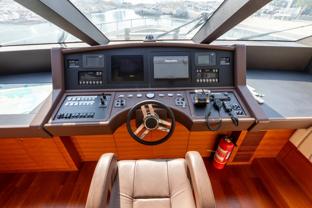 Kaltes 96ft Dubai Privat-Yacht-Ausflug