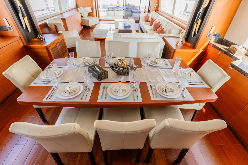 Kaltes 96ft Dubai Privat-Yacht-Ausflug