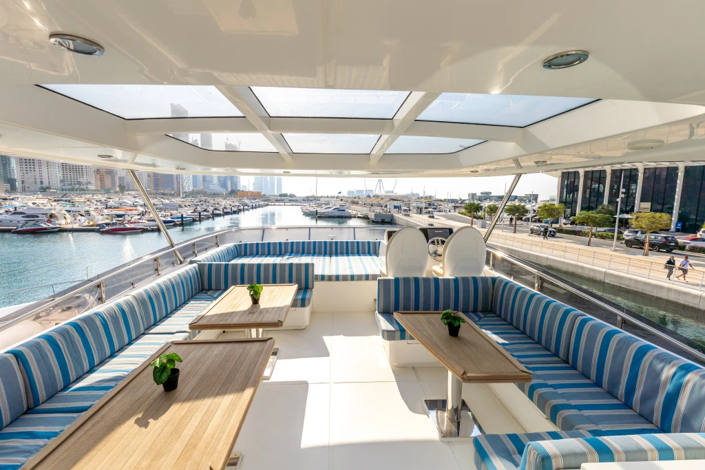 Kaltes 96ft Dubai Privat-Yacht-Ausflug