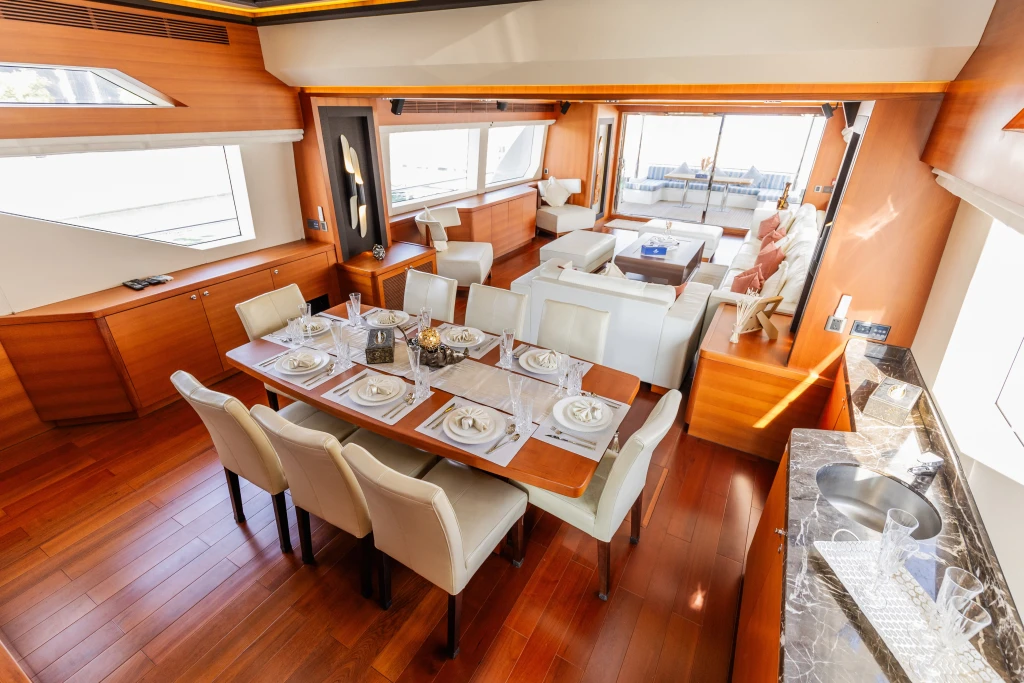Kaltes 96ft Dubai Privat-Yacht-Ausflug