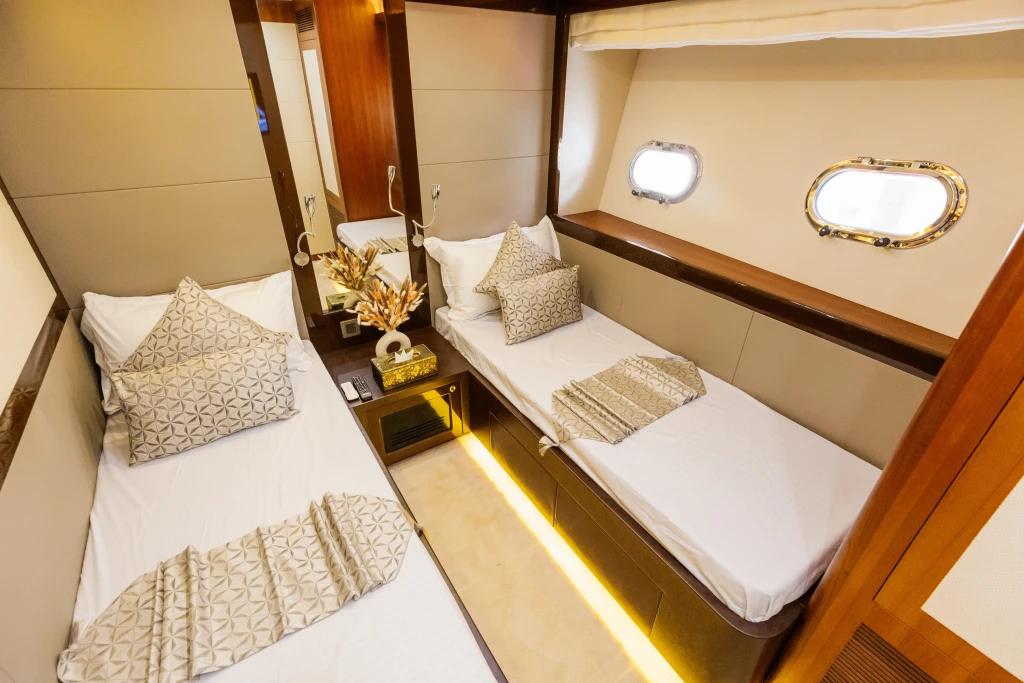 Kaltes 96ft Dubai Privat-Yacht-Ausflug