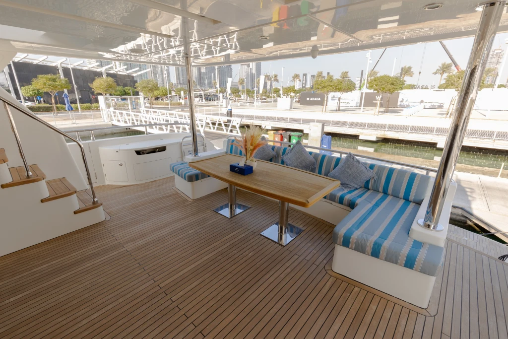 Kaltes 96ft Dubai Privat-Yacht-Ausflug