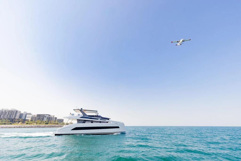 "Excursão de Iate Privado Catamarã Infinity 60ft em Dubai"