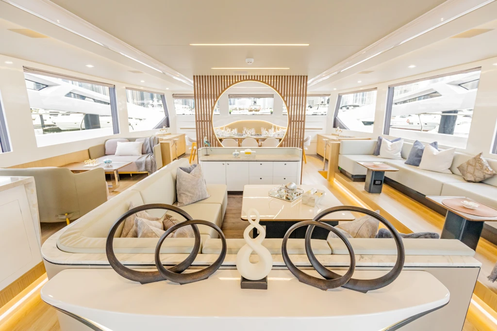 "Excursão de Iate Privado Catamarã Infinity 60ft em Dubai"