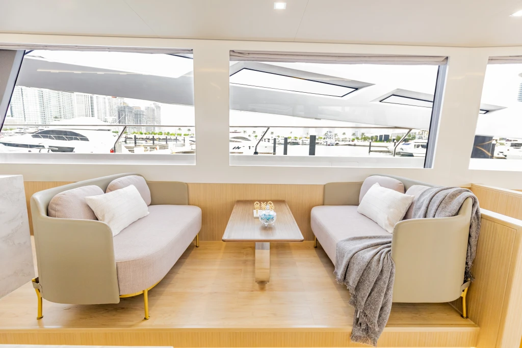 "Excursão de Iate Privado Catamarã Infinity 60ft em Dubai"