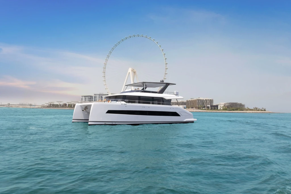 Volare Catamarano di 60 piedi Escursione in Yacht Privato a Dubai