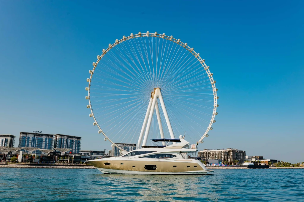 Viagem de Iate Privado Astra de 76 pés