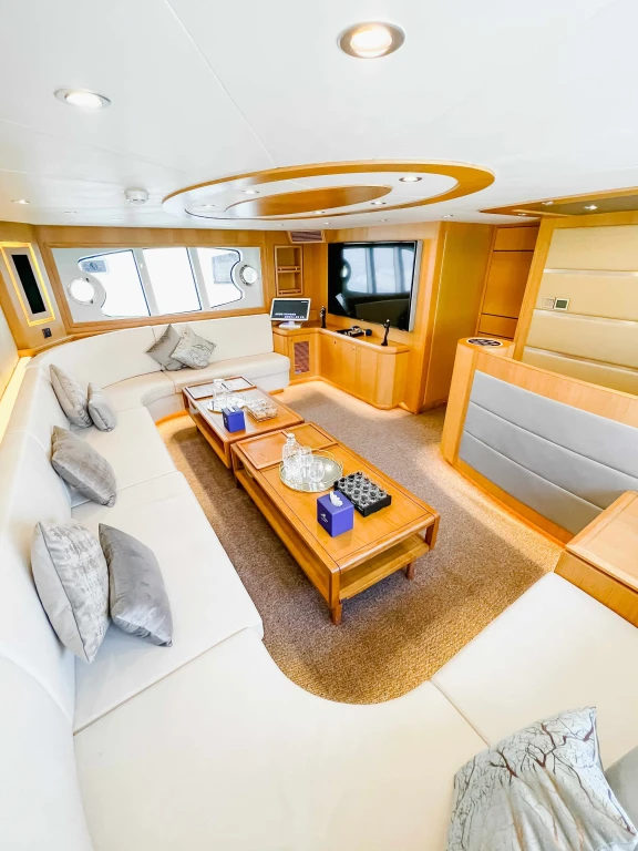 Viagem de Iate Privado Astra de 76 pés