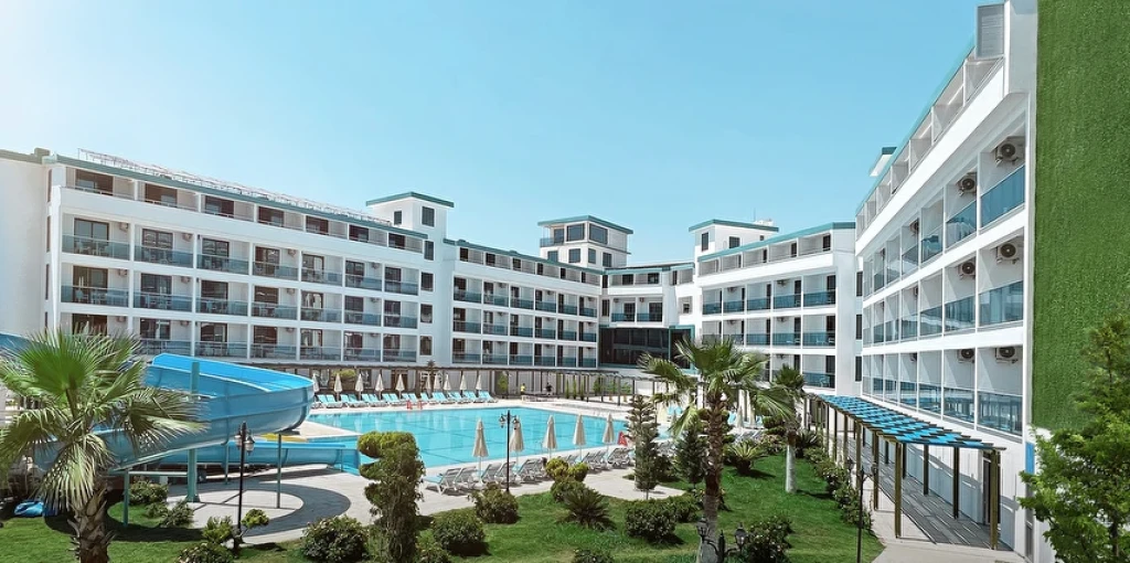 Rizom  Beach Hotel