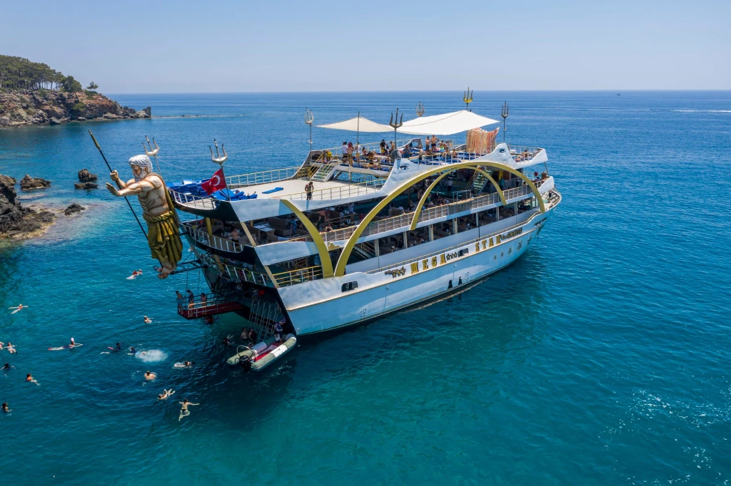 Mega Estrella Tour en Barco