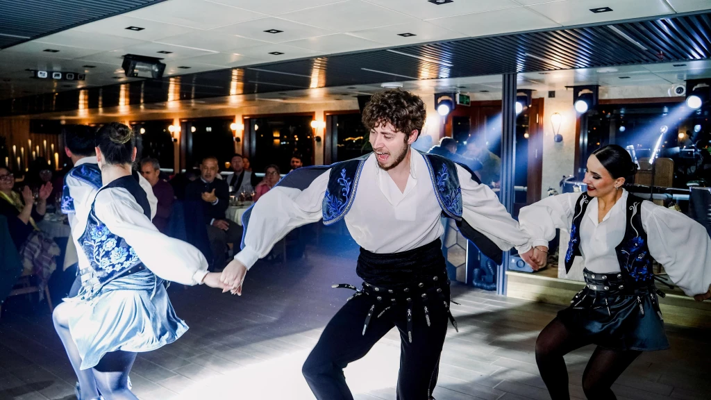 Bosphorus Müzik ve Akşam Yemeği Turu