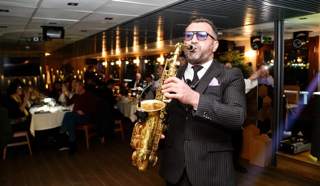 Bosphorus Müzik ve Akşam Yemeği Turu