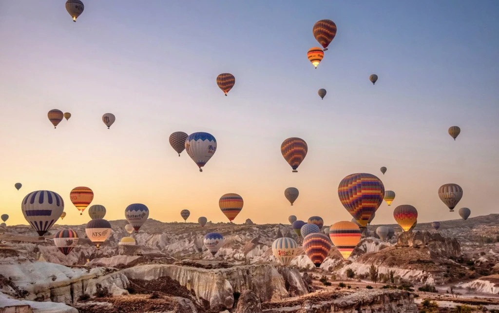 카파도키아 열기구 타기 | 일출, 소간리 계곡 및 괴레메 투어