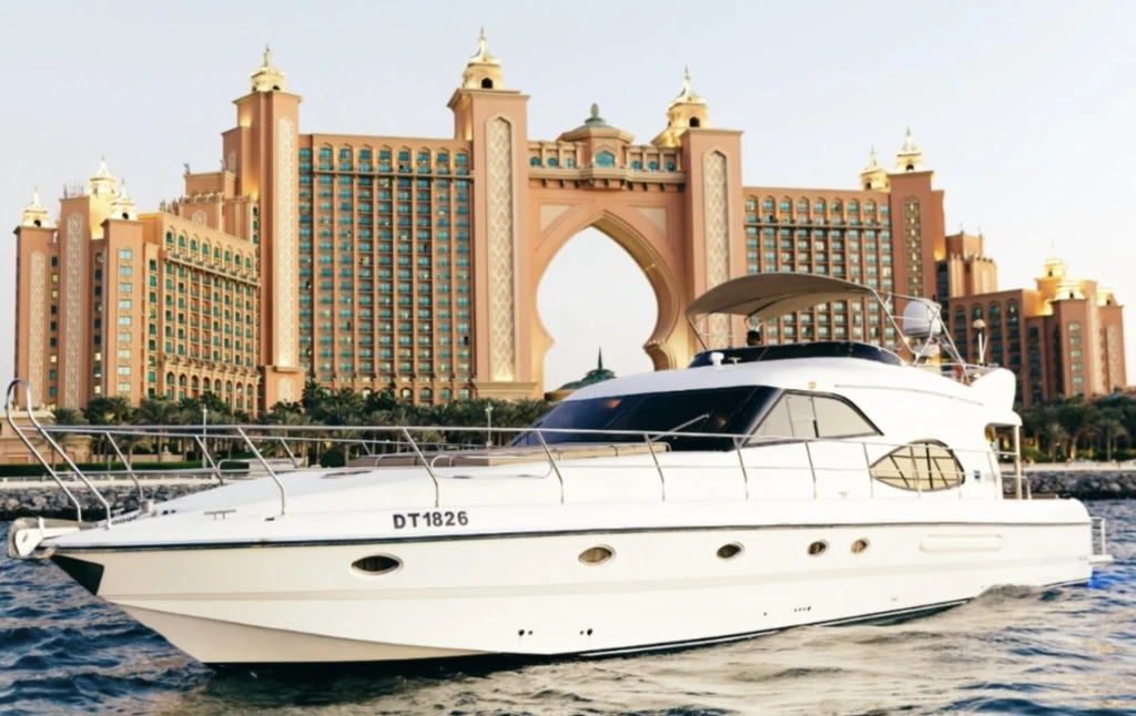 68ft Alshali - Dubai Private Yacht Trip