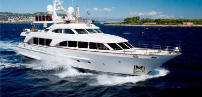 Dubai Luxury Yacht Rental 110 FT – 45 Guest ( Booking Only ) BENETTI