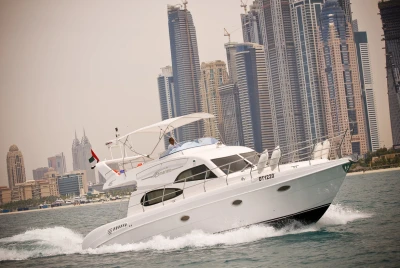 Dubai Lüks Yat Kiralama 48 FT – 12 Misafir (Sadece Rezervasyon)