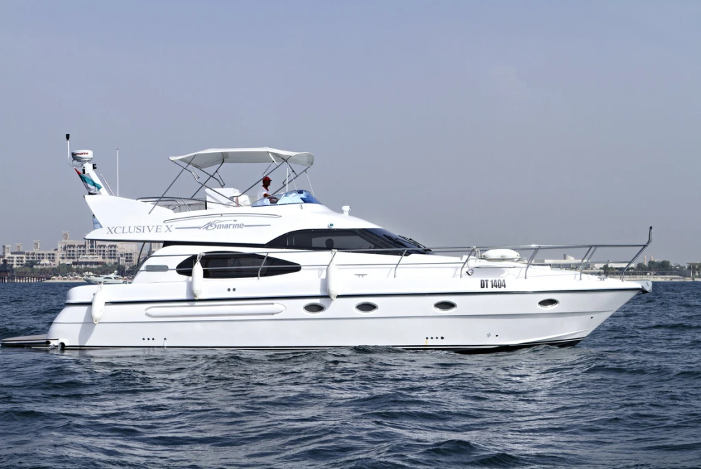 Dubai Luxury Yacht Rental 53 FT – 15 Guest
