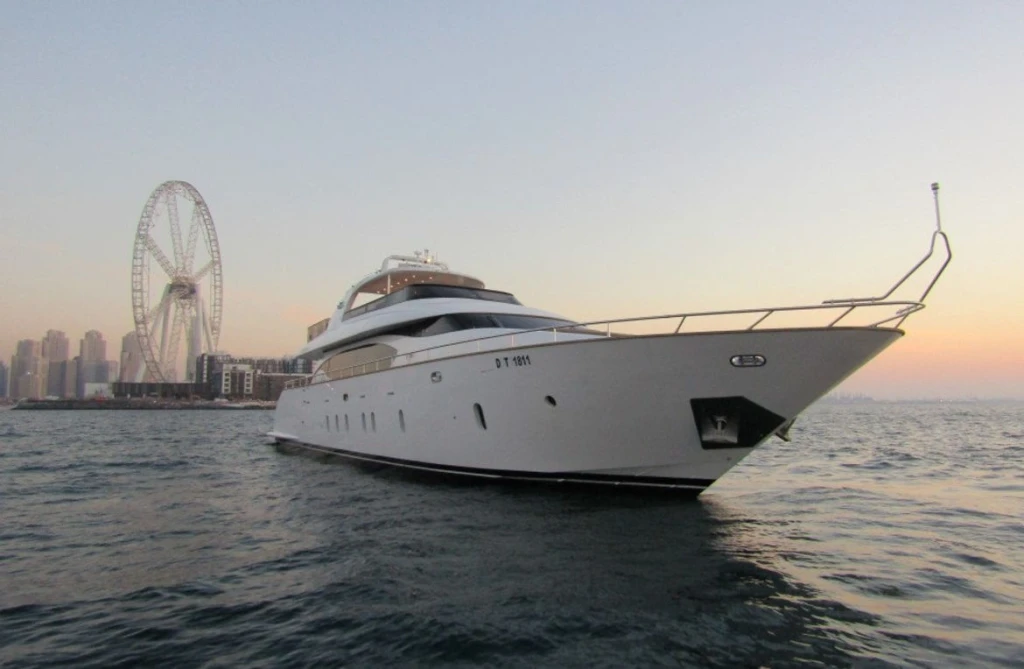 Dubai Luxury Yacht Rental 96 FT – 45 Guest