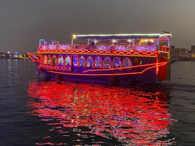 Dubai Canal Dhow Cruise – Luxury