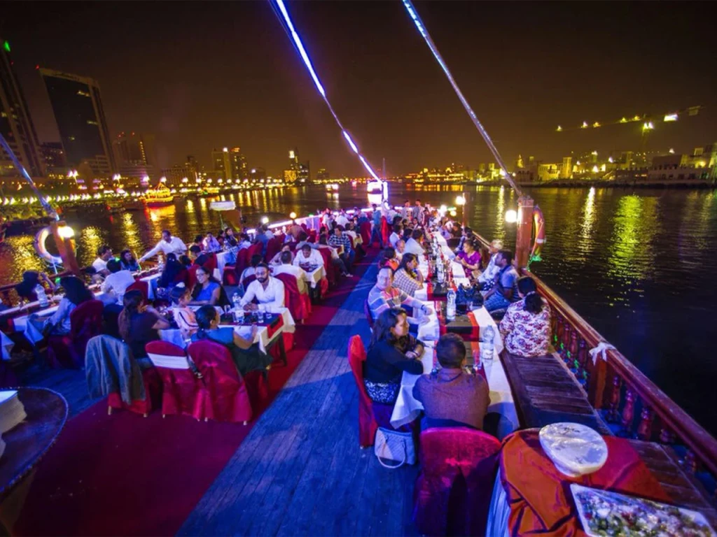 Круиз на Dhow по Дубайской Марине – (Только еда)