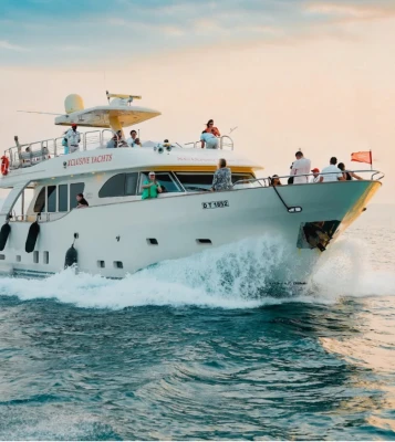 Yacht Tours