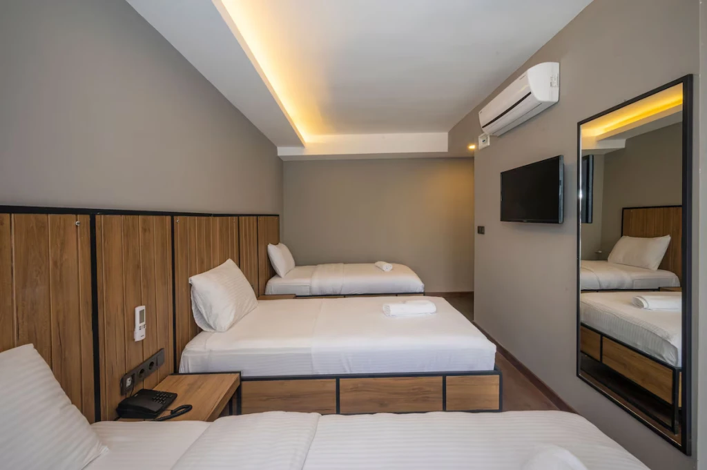 هتل دم چورلو