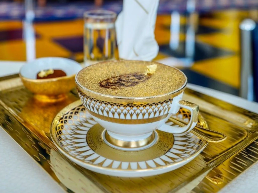 Burj Al Arab Hotel Tour met Gouden Cappuccino in het UMA Restaurant