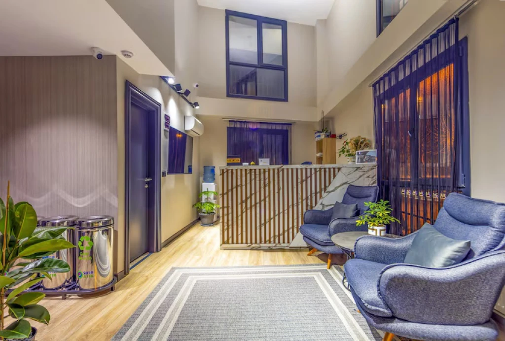 Lenora Havalimanı Oteli