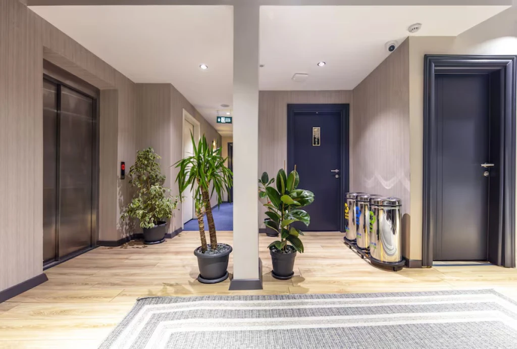 Lenora Havalimanı Oteli