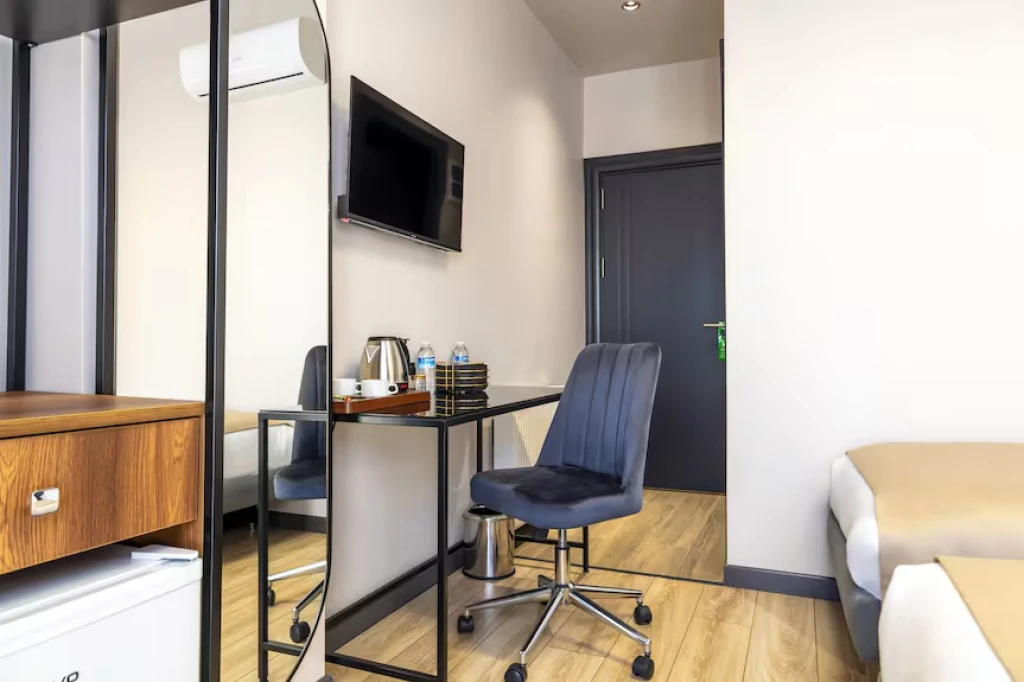 Lenora Havalimanı Oteli