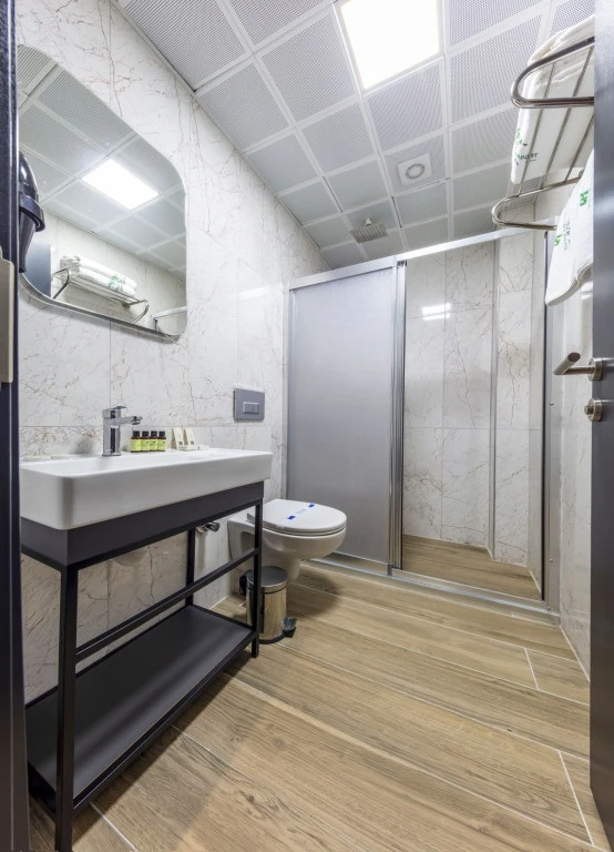 Lenora Havalimanı Oteli