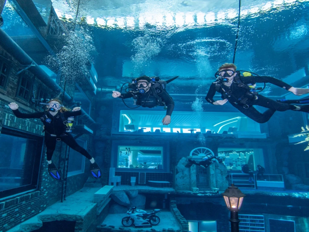 Дайвинг в Deep Dive Dubai бесплатно – для первых погружений