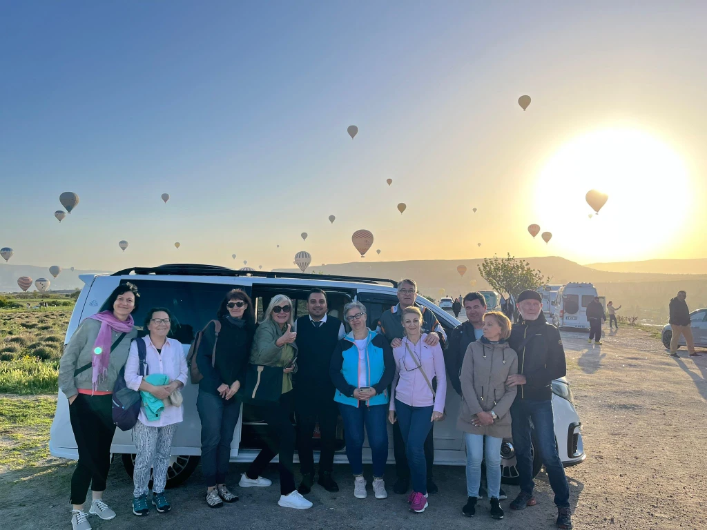 गोरेमे गर्म हवा के गुब्बारे की सवारी