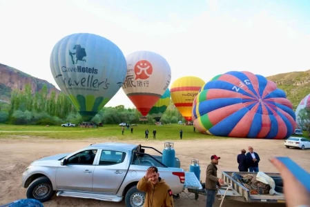 Приключение с балон с горещ въздух в Кападокия и долината Ихлара