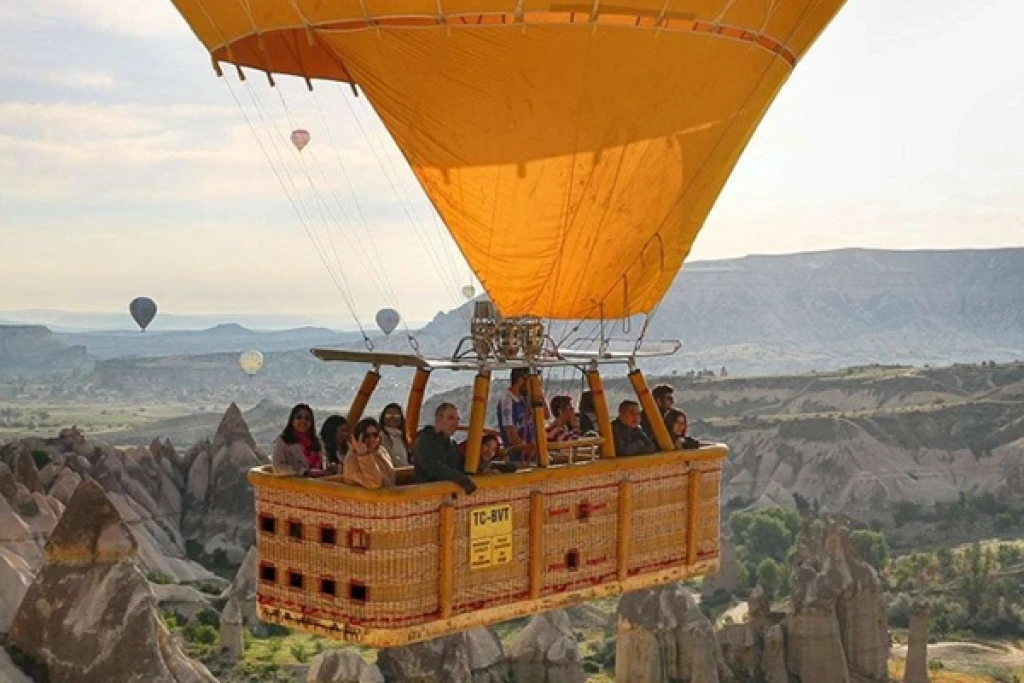 कैपैडोकिया आराम गुब्बारा उड़ान