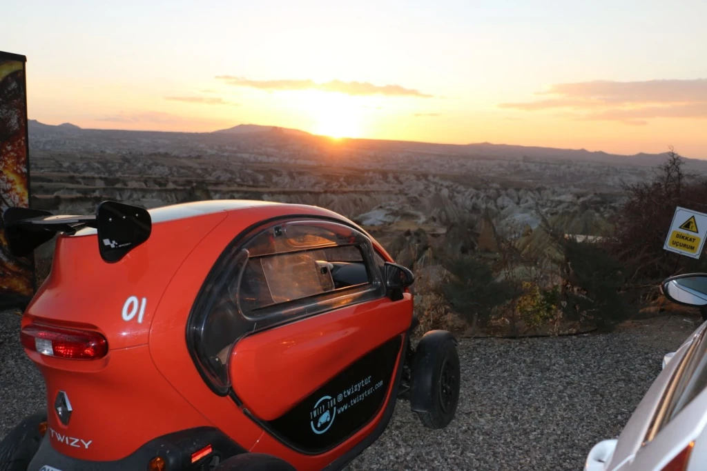 Τουριστική Ξενάγηση με Twizy στην Καππαδοκία