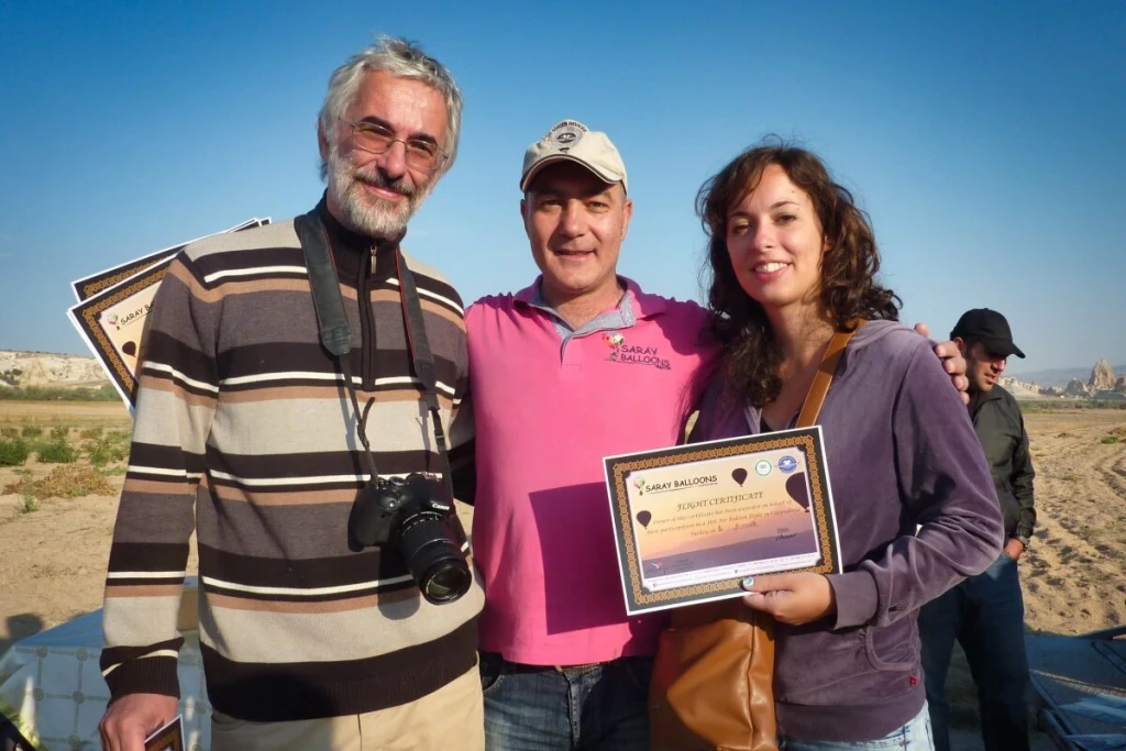 Котяча долина Кападокії на повітряній кулі