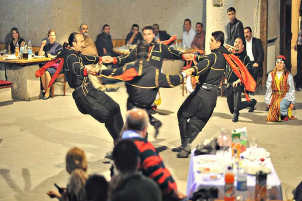 عرض ليلة كابادوكيا التركية