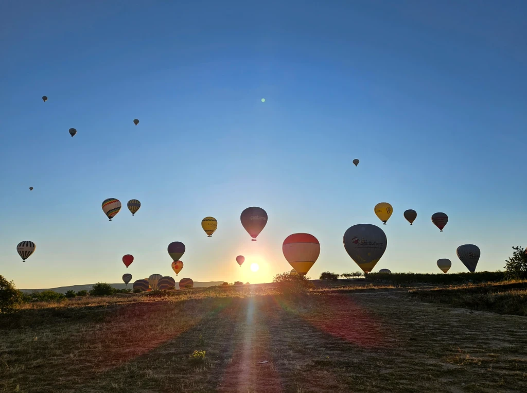 गोरेमे गर्म हवा के गुब्बारे की सवारी