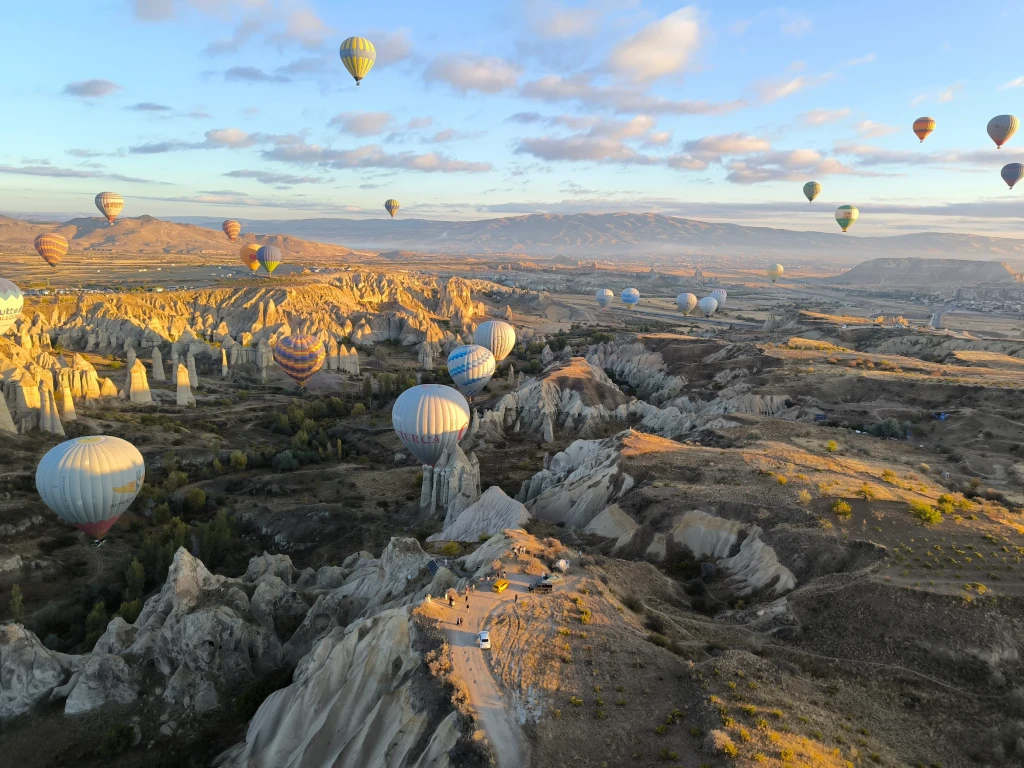 गोरेमे गर्म हवा के गुब्बारे की सवारी