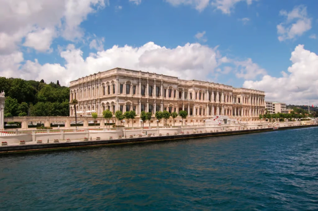 İstanbul: Boğaz Öğle Yemeği Turu ile Rehber ve İçecekler