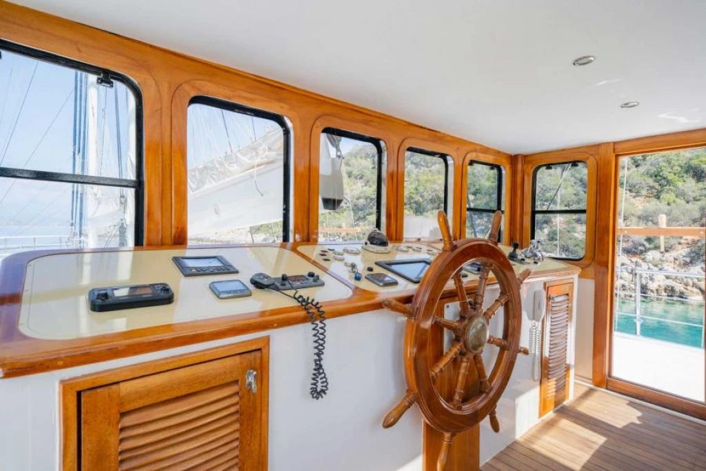 Gulet Yacht Ada Deniz: A Luxury Yacht for Blue Voyages in Turkish Riviera