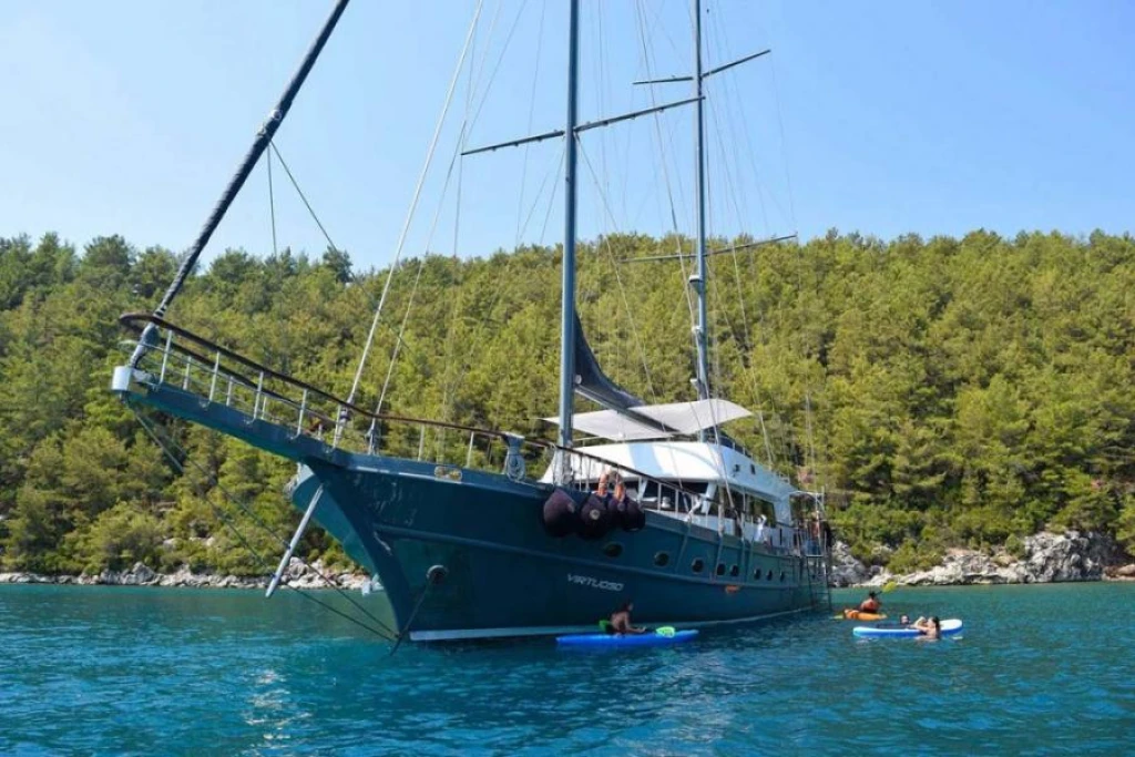 Explore the Greek Islands on the “Gulet Virtuoso” – Luxury Blue Voyage