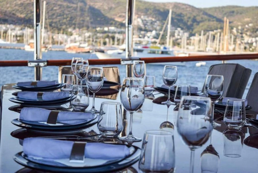 Explore the Greek Islands on the “Gulet Virtuoso” – Luxury Blue Voyage