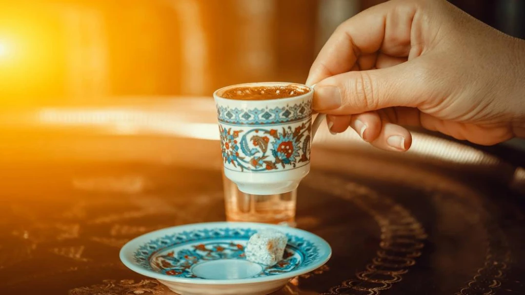 رحلة تمتد لـ 14 يومًا من أثينا إلى إسطنبول