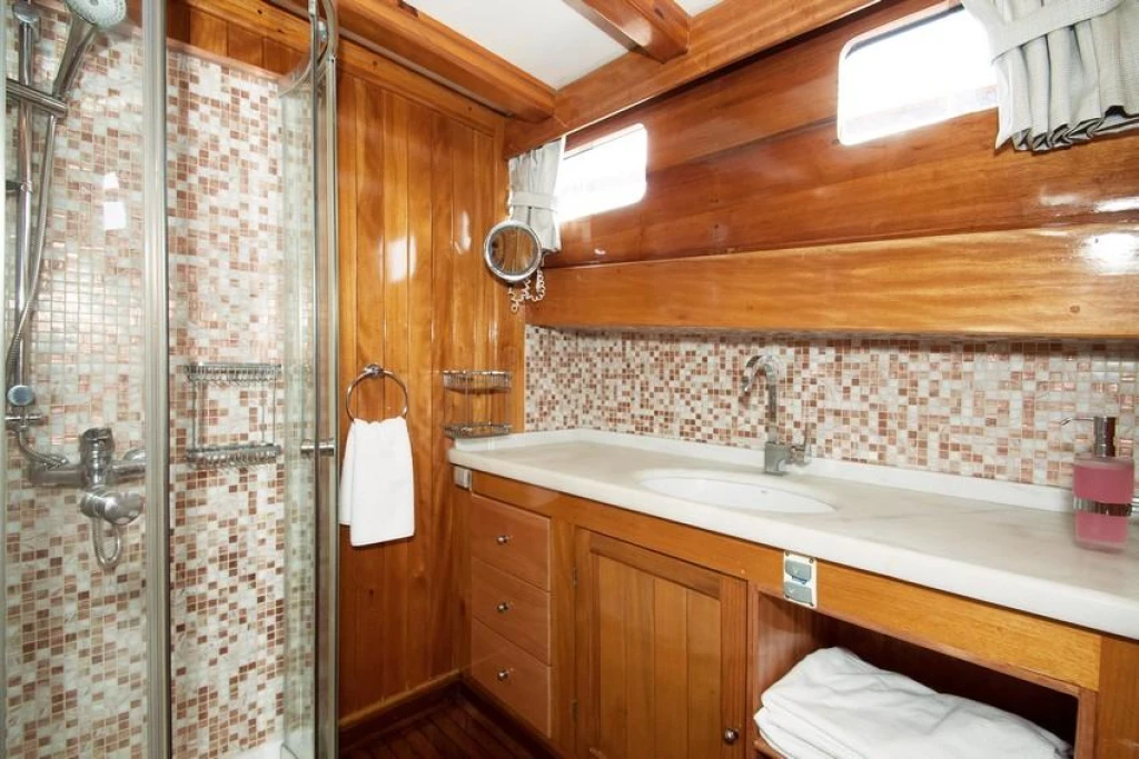 Gulet Yacht Nikola: Your Getaway to Turkish Blue Cruise Adventures