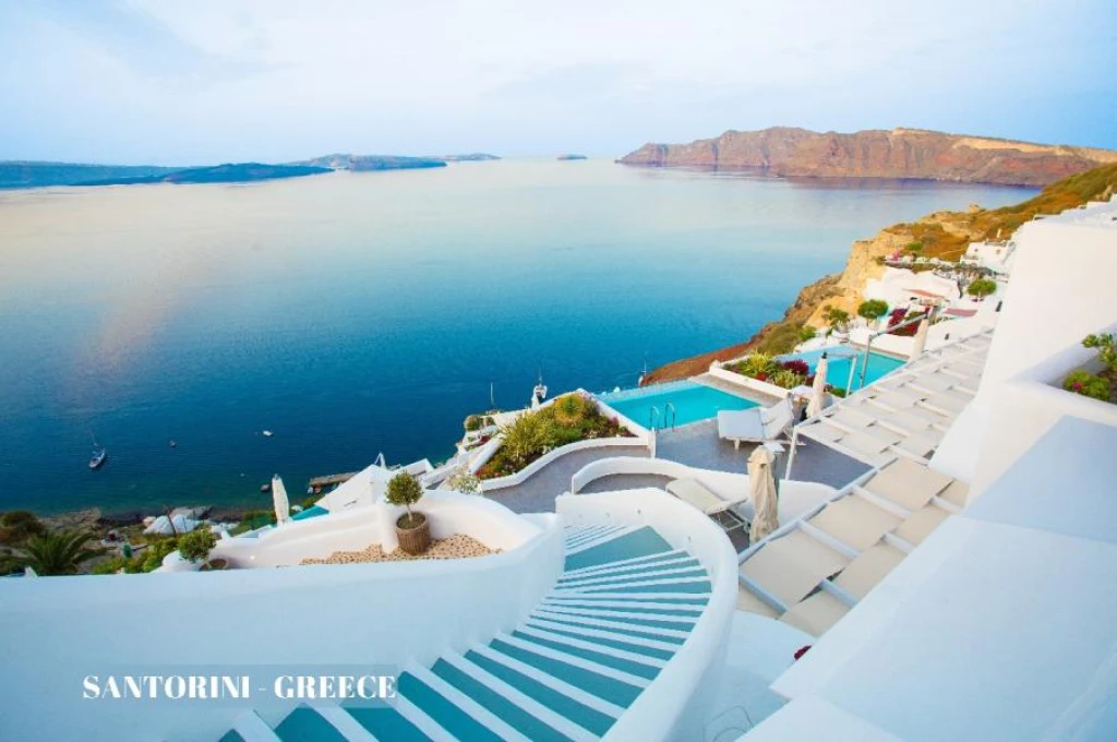 8-Day Greek Islands Tour: Paros, Naxos, Santorini