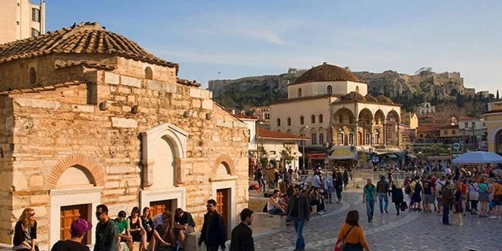 9-Day Greek Islands Tour: Explore Mykonos, Santorini & Athens